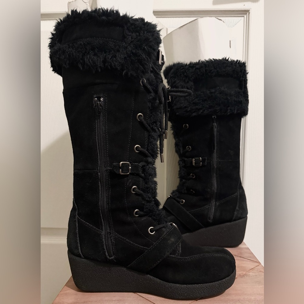 Report Women's Black Fur-Outlined Suede Boots - Picture 5 of 8